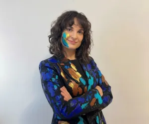 Portrait of Maria Elena Luciani, professional wedding and event painter